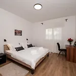 Вилла Sportiva With Private Heated Pool Задар