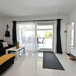 Вилла Sportiva With Private Heated Pool Задар