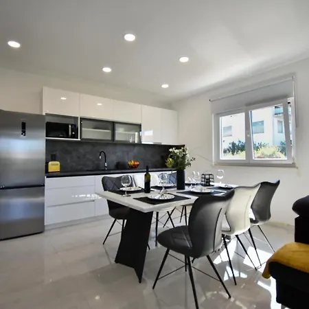 Vila Sportiva With Private Heated Pool *