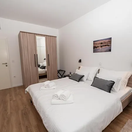 Sportiva With Private Heated Pool Vila Zadar