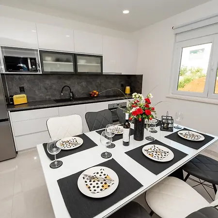 Sportiva With Private Heated Pool Vila *