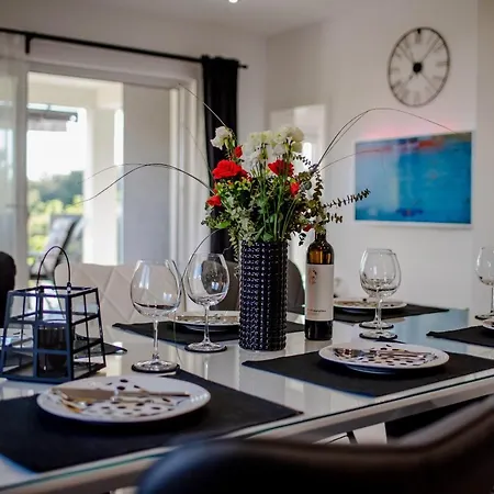 Sportiva With Private Heated Pool Vila Zadar