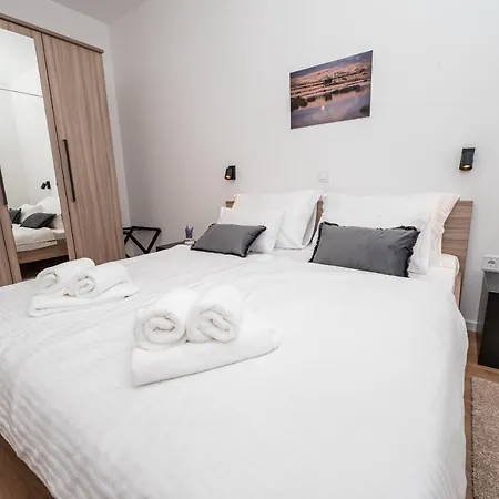 Sportiva With Private Heated Pool Vila *