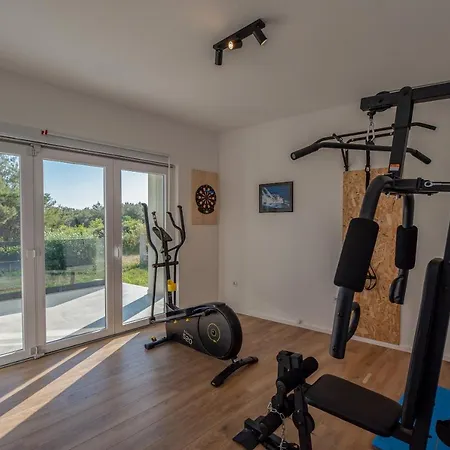 Villa Sportiva With Private Heated Pool Zadar