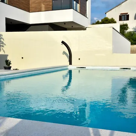 Sportiva With Private Heated Pool Villa