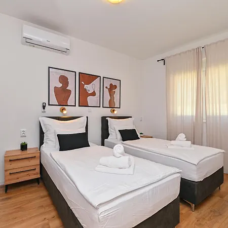 Sportiva With Private Heated Pool Вилла