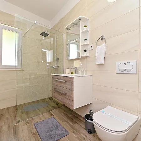 Sportiva With Private Heated Pool Вилла Задар