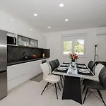 Βίλα Sportiva With Private Heated Pool