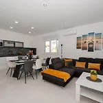 Βίλα Sportiva With Private Heated Pool