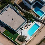 Sportiva With Private Heated Pool Βίλα