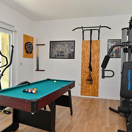 Sportiva With Private Heated Pool Vila *