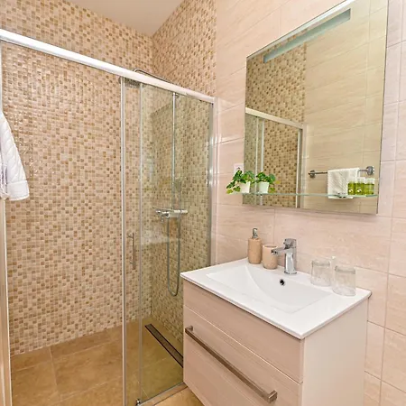 Sportiva With Private Heated Pool Vila Zadar