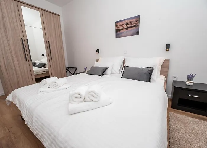 Sportiva With Private Heated Pool Villa *