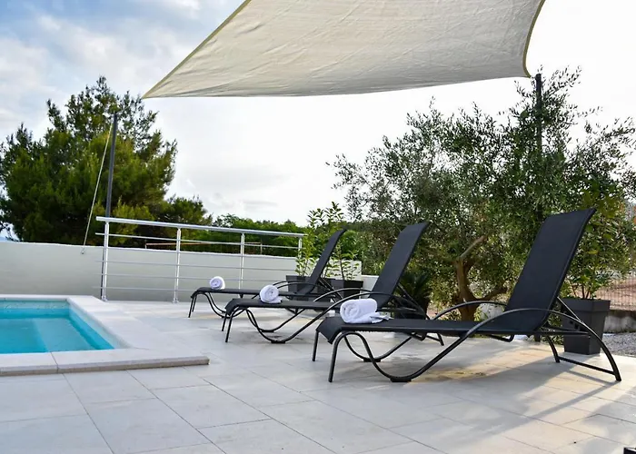 Sportiva With Private Heated Pool Villa *