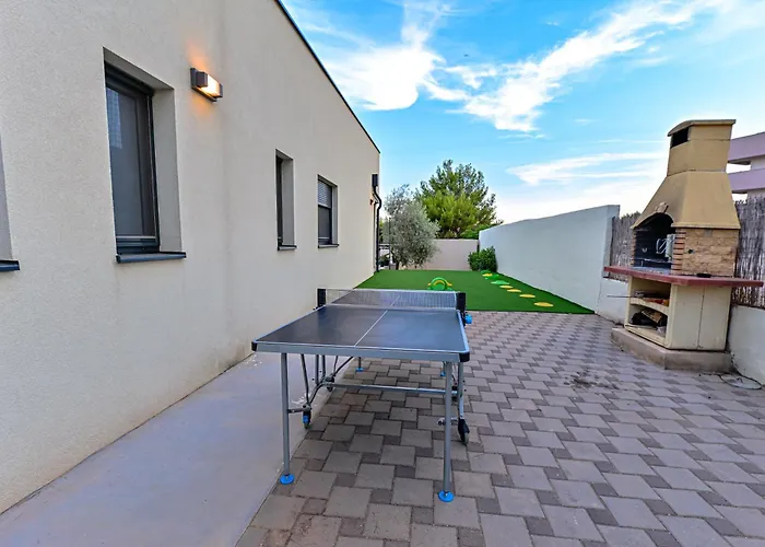 Sportiva With Private Heated Pool Villa Zadar