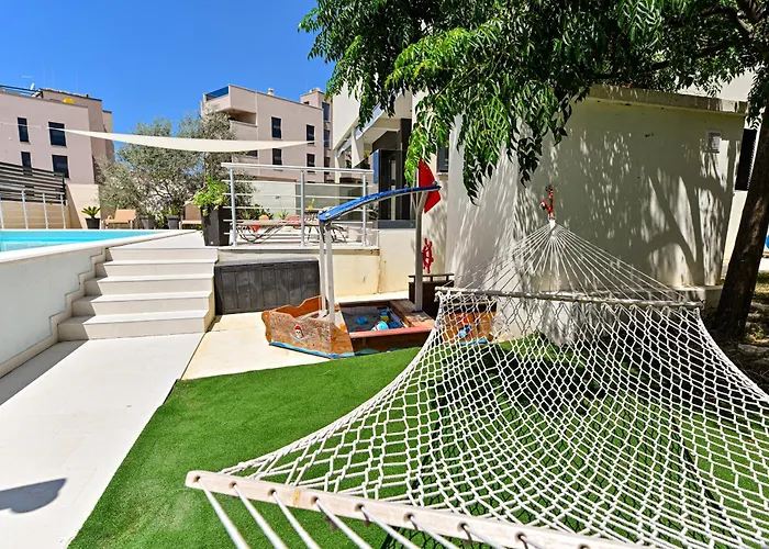 Sportiva With Private Heated Pool Villa *