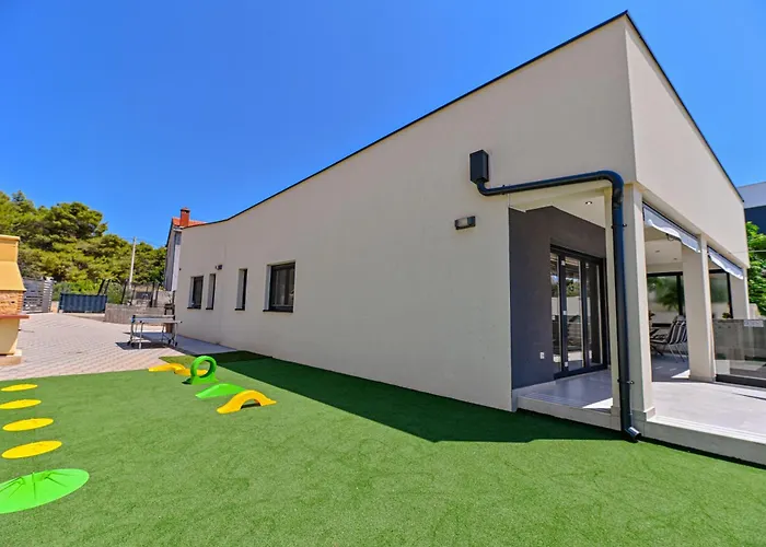 Sportiva With Private Heated Pool Villa Zadar